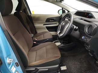 2013 Toyota Aqua - Thumbnail