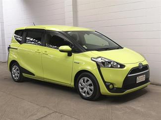 2015 Toyota Sienta - Thumbnail