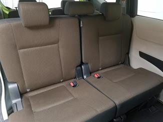 2015 Toyota Sienta - Thumbnail