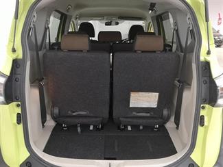 2015 Toyota Sienta - Thumbnail