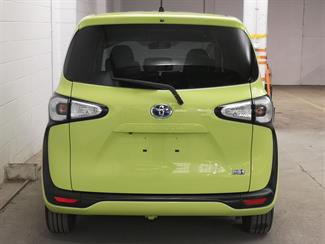 2015 Toyota Sienta - Thumbnail