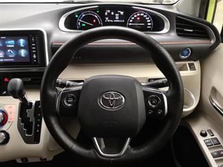 2015 Toyota Sienta - Thumbnail