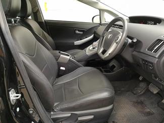 2012 Toyota Prius - Thumbnail