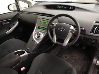 2013 Toyota Prius - Thumbnail