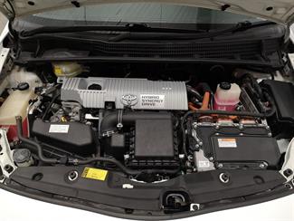 2014 Toyota Prius - Thumbnail