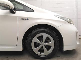 2014 Toyota Prius - Thumbnail