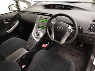 2014 Toyota Prius - Thumbnail
