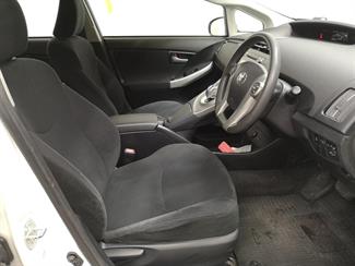 2014 Toyota Prius - Thumbnail