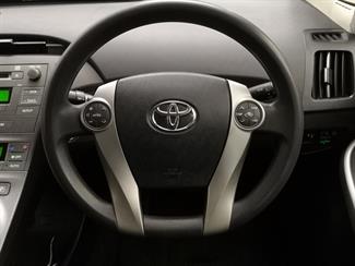 2014 Toyota Prius - Thumbnail
