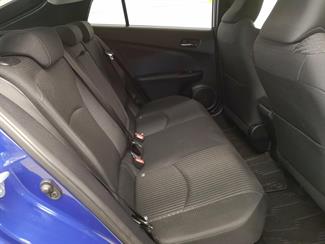 2016 Toyota Prius - Thumbnail