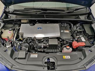 2016 Toyota Prius - Thumbnail