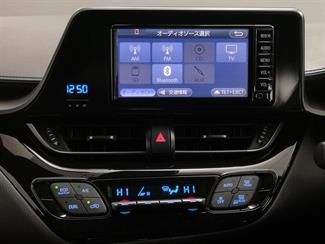 2018 Toyota C-HR - Thumbnail