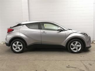 2018 Toyota C-HR - Thumbnail