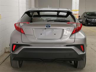 2018 Toyota C-HR - Thumbnail