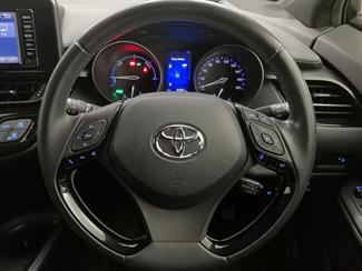 2018 Toyota C-HR - Thumbnail