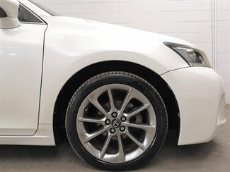 2013 Lexus CT 200H - Thumbnail