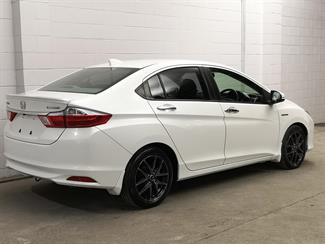 2015 Honda Grace - Thumbnail