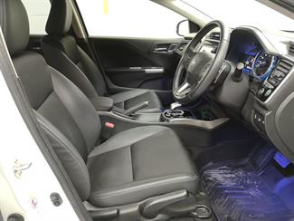 2015 Honda Grace - Thumbnail