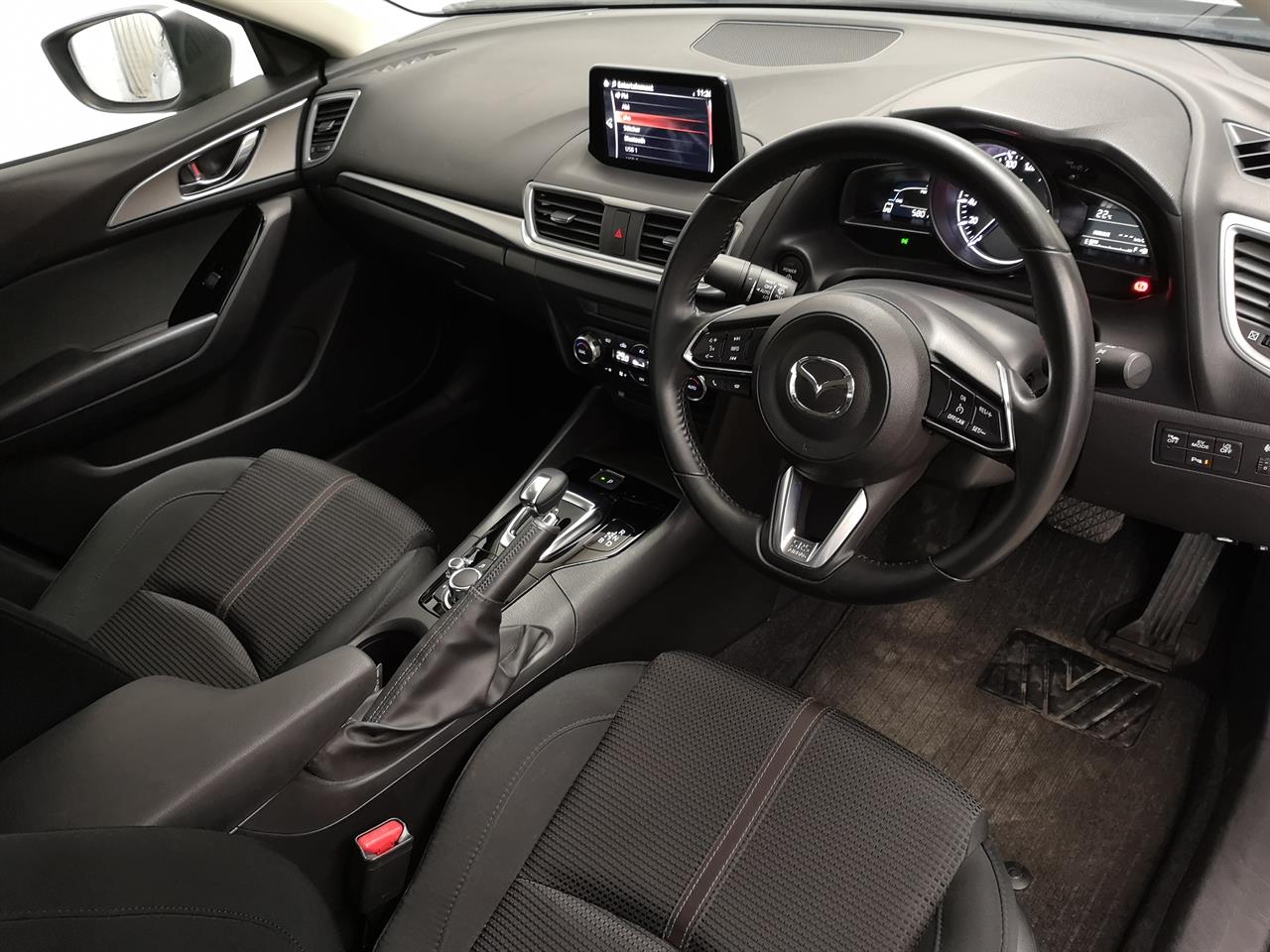 2017 Mazda Axela