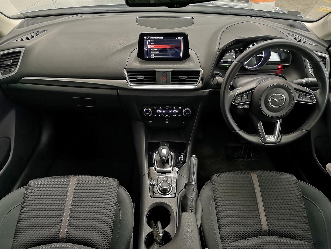 2017 Mazda Axela