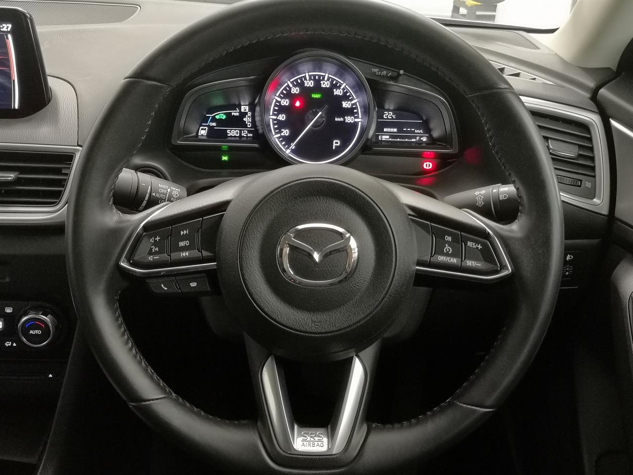 2017 Mazda Axela