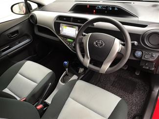 2014 Toyota Aqua - Thumbnail