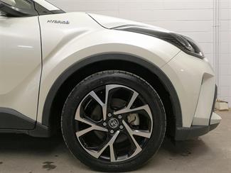 2020 Toyota C-HR - Thumbnail