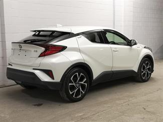2020 Toyota C-HR - Thumbnail