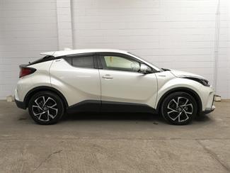 2020 Toyota C-HR - Thumbnail