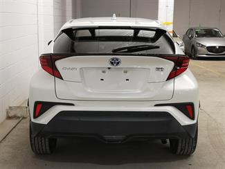 2020 Toyota C-HR - Thumbnail