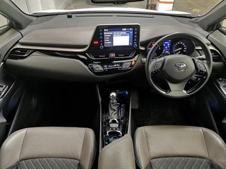 2020 Toyota C-HR - Thumbnail
