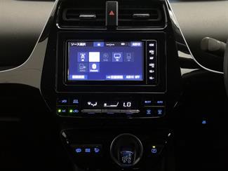 2019 Toyota Prius - Thumbnail