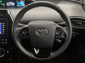 2019 Toyota Prius - Thumbnail