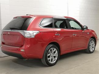 2015 Mitsubishi Outlander - Thumbnail