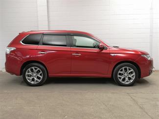 2015 Mitsubishi Outlander - Thumbnail