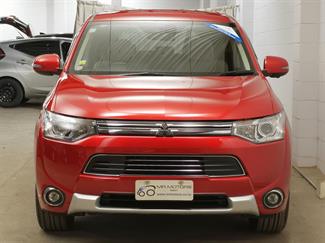 2015 Mitsubishi Outlander - Thumbnail