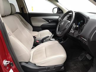 2015 Mitsubishi Outlander - Thumbnail