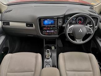 2015 Mitsubishi Outlander - Thumbnail