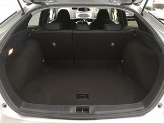 2017 Toyota Prius - Thumbnail