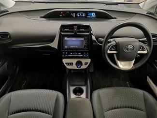 2017 Toyota Prius - Thumbnail