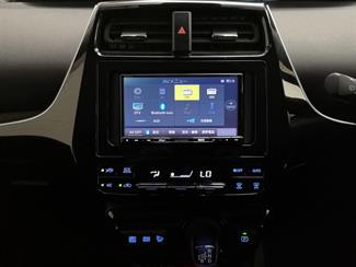 2020 Toyota Prius - Thumbnail