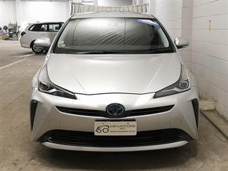 2020 Toyota Prius - Thumbnail
