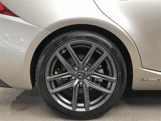 2013 Lexus IS 300H - Thumbnail