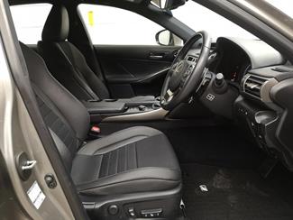 2013 Lexus IS 300H - Thumbnail