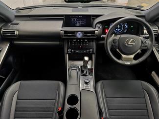 2013 Lexus IS 300H - Thumbnail