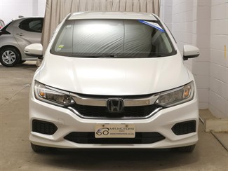 2018 Honda Grace - Thumbnail