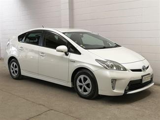 2014 Toyota Prius - Thumbnail