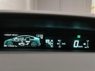 2014 Toyota Prius - Thumbnail
