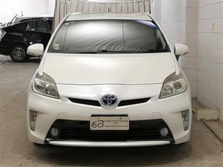 2014 Toyota Prius - Thumbnail