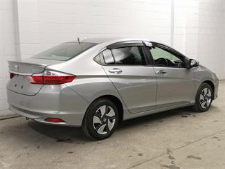 2015 Honda Grace - Thumbnail